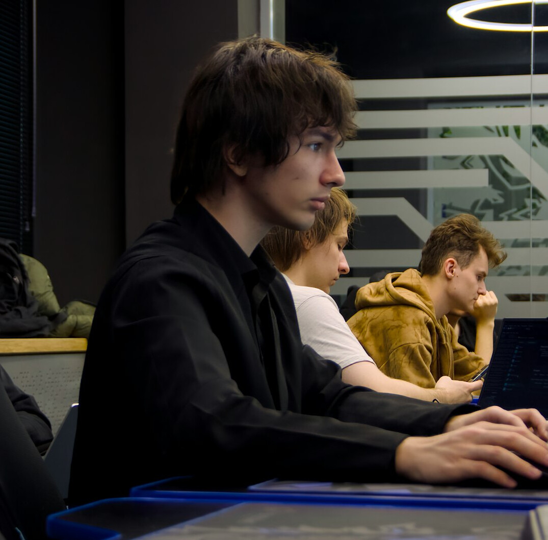 croatian students coding together